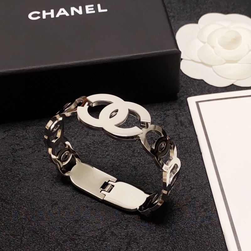 Ch**el bracelets